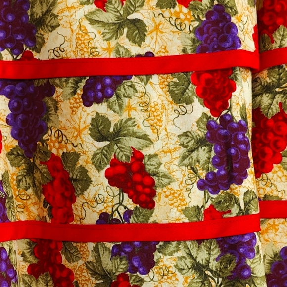 Hand Stitched Half Apron - Vintage by Candy's Aprons - Picture 3 of 6